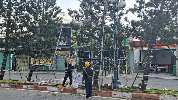 Cận cảnh gói thầu trang trí Tết 2025 tại Vũng Tàu - Hình 4 Can canh goi thau trang tri Tet 2025 tai Vung Tau-Hinh-4