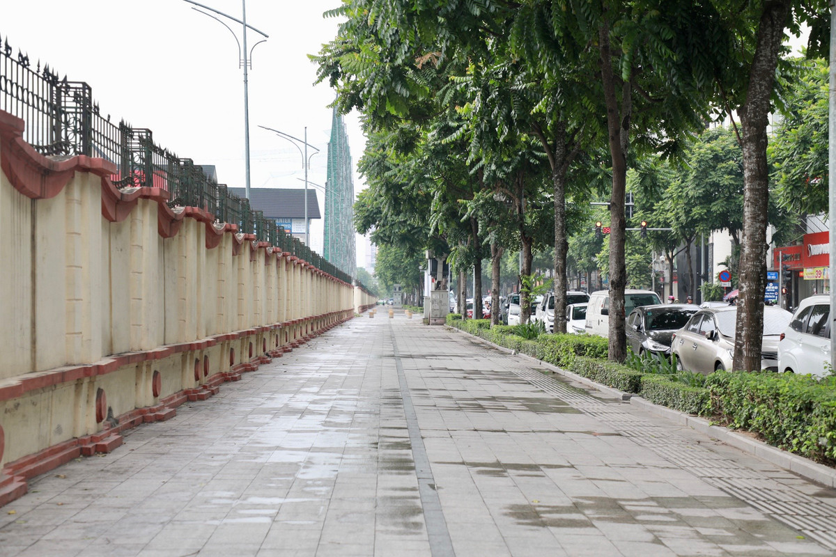 Bạn Long Scorp bình luận: "Sang các nước phát triển thì các khu trung tâm họ toàn làm như này. Tôi hoàn toàn ủng hộ".