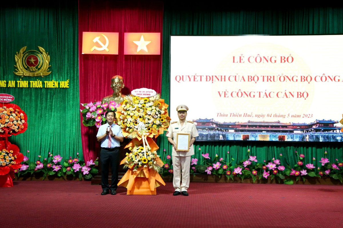 Thừa Thiên Huế có tân Phó Giám đốc Công an tỉnh Thua Thien Hue co tan Pho Giam doc Cong an tinh