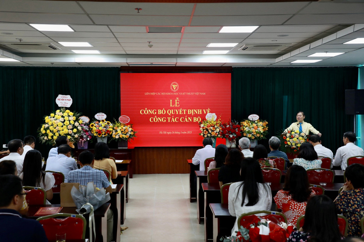 Cong bo quyet dinh bo nhiem lanh dao Nha xuat ban Tri thuc