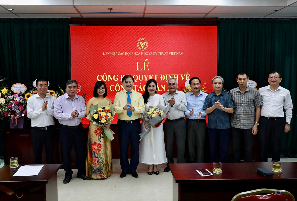 Cong bo quyet dinh bo nhiem lanh dao Nha xuat ban Tri thuc-Hinh-3