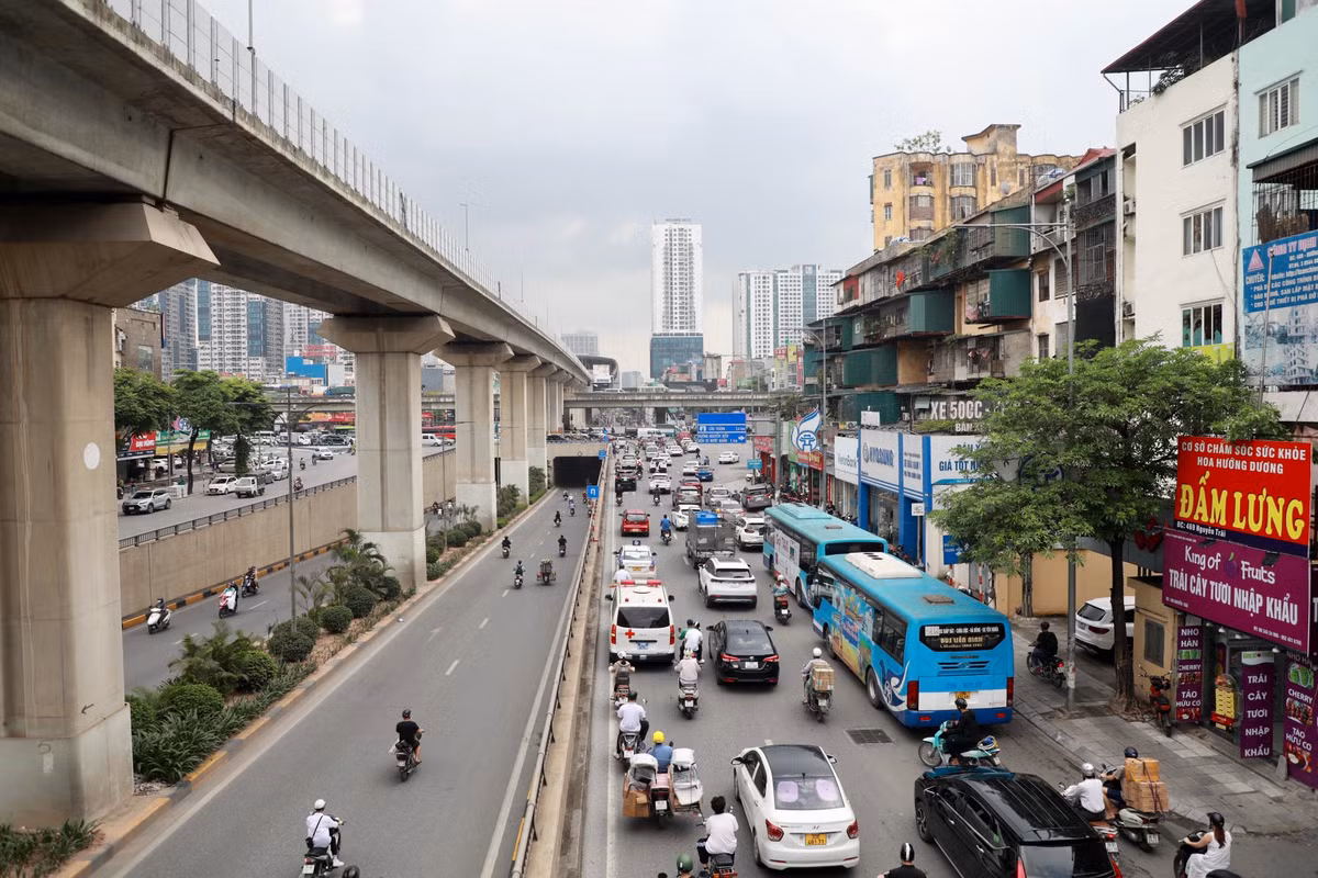 Hiện, Ban QLDA và Công ty Tekken (nhà thầu chính) đã thực hiện xong các thủ tục để triển khai thi công 8 vị trí giếng/hố ga theo giấy phép được cấp.