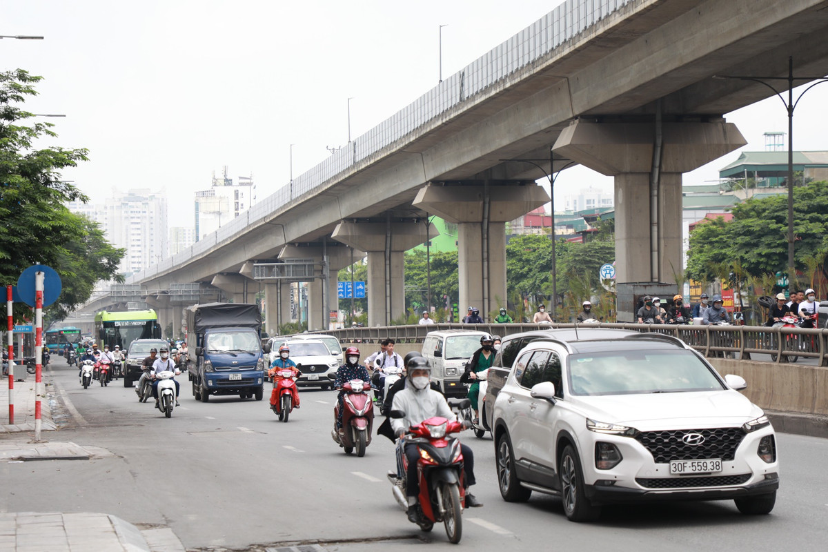 Theo Ban Quản lý dự án đầu tư xây dựng công trình hạ tầng kỹ thuật và nông nghiệp TP Hà Nội (QLDA), ngày 20/4, Sở Giao thông Vận tải Hà Nội đã ban hành Giấy phép số 135 về việc cấp phép thi công 8 vị trí trên đường Nguyễn Trãi (đoạn từ ngõ 495 Nguyễn Trãi đến điểm giao Nguyễn Trãi - Nguyễn Xiển).