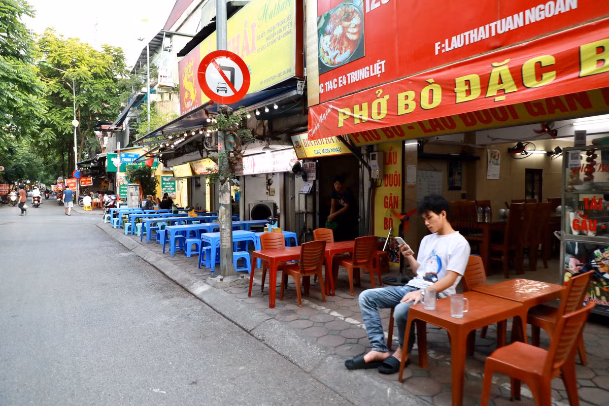 Ha Noi: Nhieu vi pham trat tu do thi tai phuong Trung Liet-Hinh-5