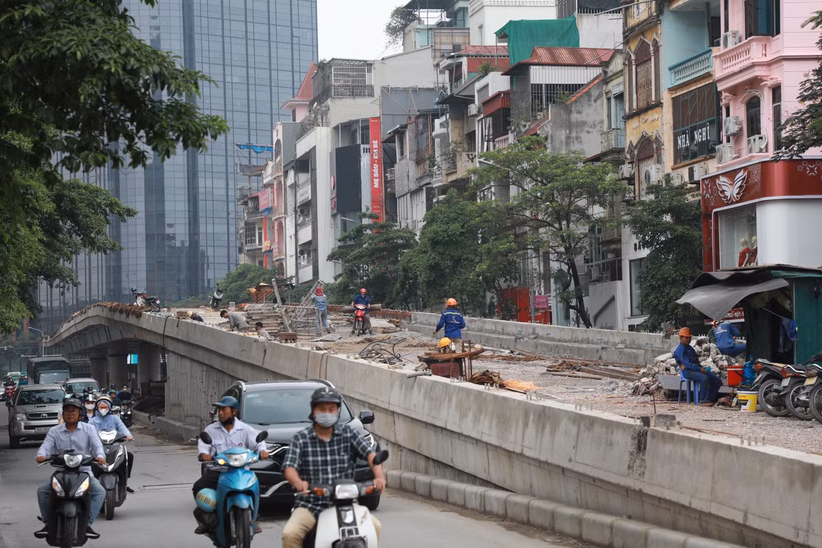 Mật độ giao thông khu vực nút giao này luôn đông đúc trong khung giờ cao điểm.