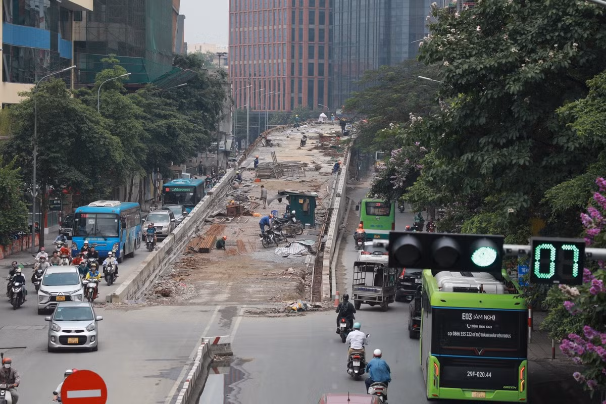 Ha Noi: Cau vuot nut giao Chua Boc - Pham Ngoc Thach truoc ngay thong xe-Hinh-2