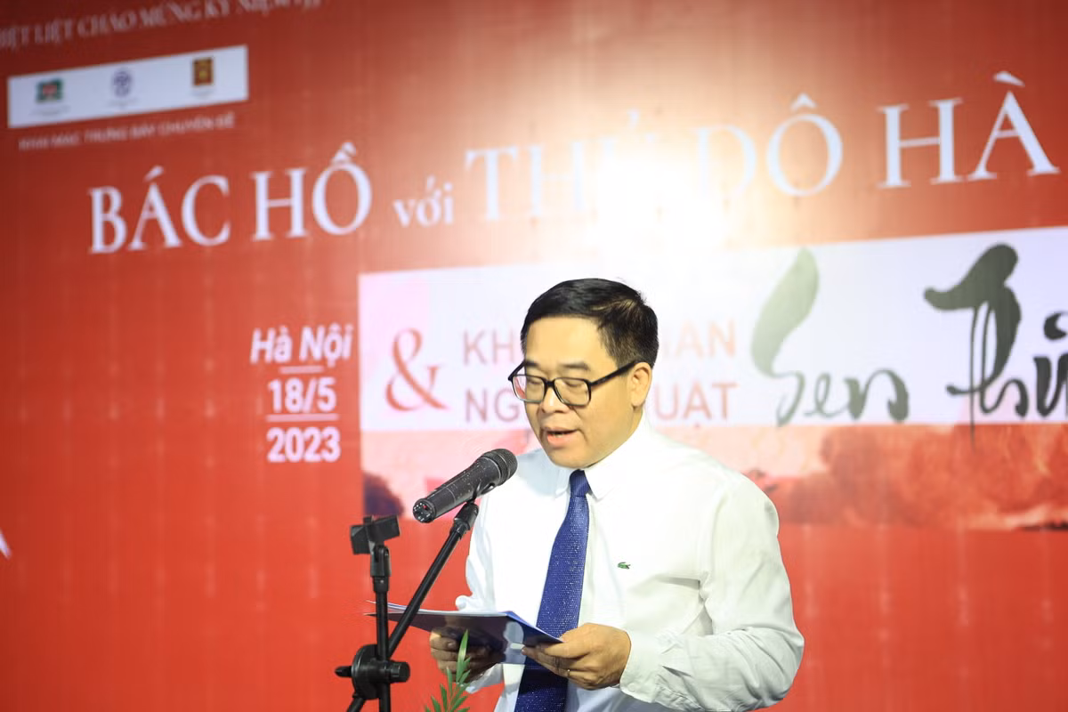 Bao tang Ha Noi trung bay Chuyen de “Bac Ho voi Thu do Ha Noi”-Hinh-2