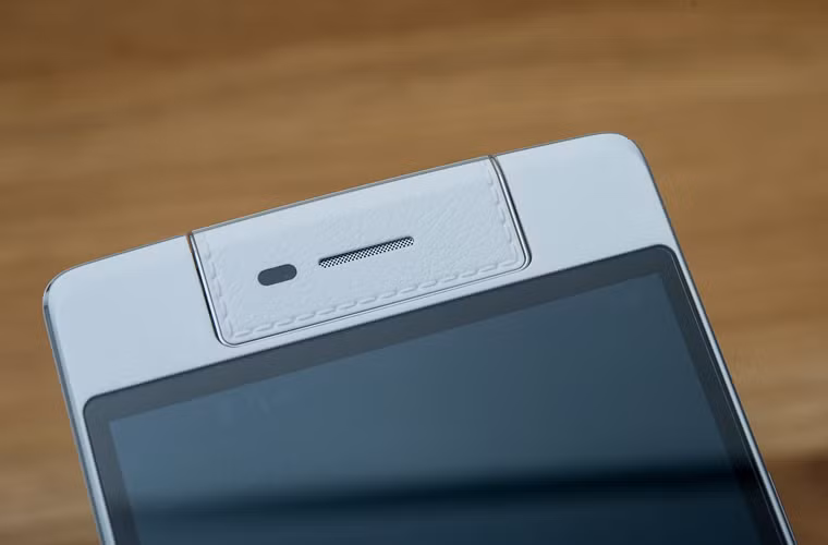 Oppo N3 là một chiếc máy khá dễ nhìn và được hoàn thiện tốt hơn hẳn so với bản thử nghiệm trước đây.