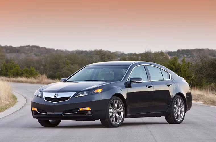 Dòng xe Acura TL này dường như bị lãng quên giữa các mẫu xe của Acura. Năm 2015, Acura cho ra đời TLX thì mọi chuyện đều chấm dứt đối với Acura TL.