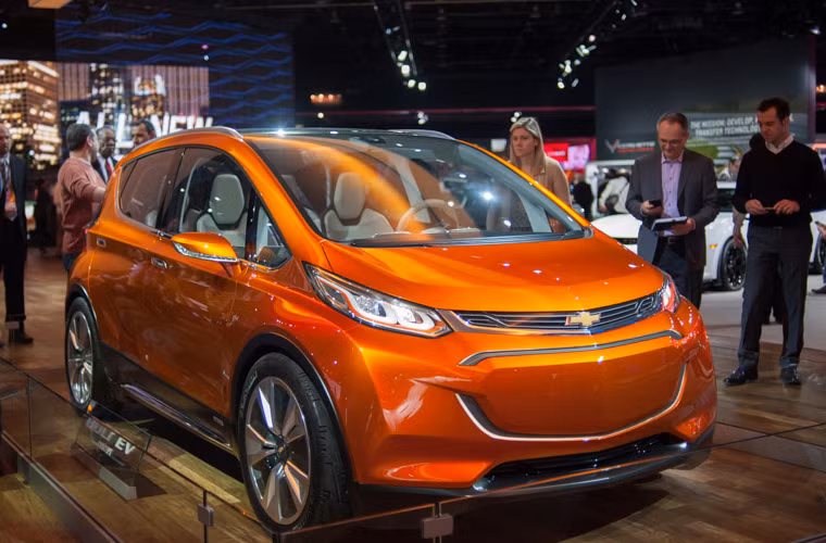 Nhìn tổng thế, trông dáng xe khá "ngầu".