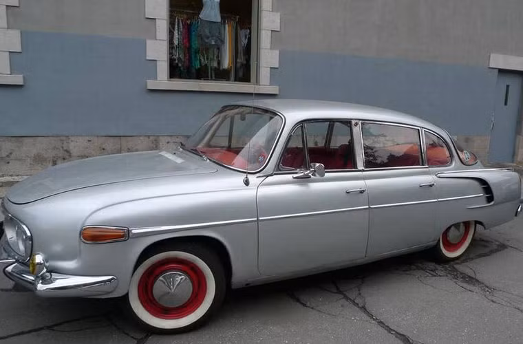 Nếu bạn không thích kiểu xe khí động học thời cộng sản cộng hoà Czech, kiểu như vệ tinh Sputnik và vệt khói đuôi thì Tatra 603 là không dành cho bạn.