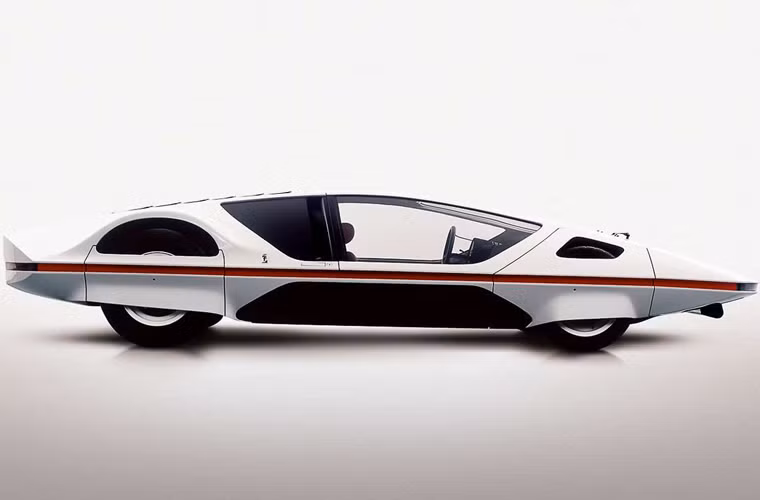 Năm 1970, Ferrari giới thiệu mẫu Modulo thấp tới nổi người lùn cũng có thể lái được. 