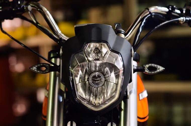 Máy 1015cc được xoáy thành 1135cc, piston lớn hơn 4mm so với bản gốc, tạo tỉ số né 10.25:1, khớp với dòng sên cam Yoshimura.