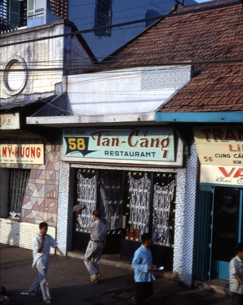 Một góc phố ở khu Tân Cảng, Sài Gòn khoảng năm 1967 - 1968.