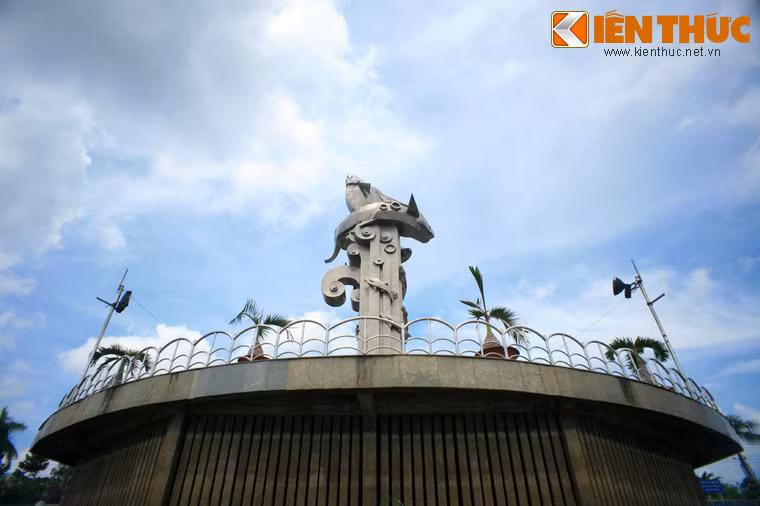 Việc xây dựng tượng đài Cá ba sa khẳng định giá trị lao động sáng tạo của nhiều thế hệ ngư dân Châu Đốc, đồng thời cũng là sự tôn vinh các chú cá đã giúp người dân nơi đây đổi đời.