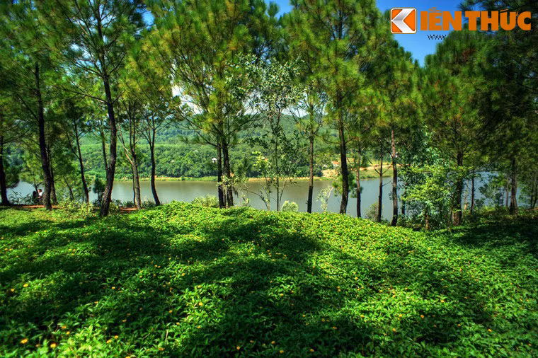 Khung canh than tien tren dinh doi dep nhat xu Hue