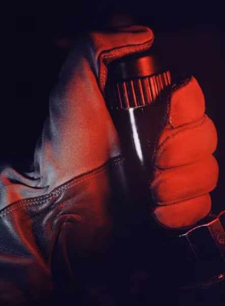 Mỗi lần phi công bấm nút, một ngôi làng hay một khu phố có thể biến thành đống đổ nát, cướp đi hàng chục sinh mạng...