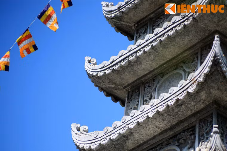 Vẻ đẹp của tòa tháp khiến nhiều du khách thập phương không khỏi trầm trồ khi được chiêm ngưỡng.