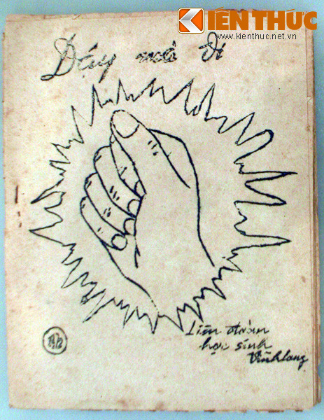 Tài liệu "Dậy mà đi" của nữ sinh Liên đoàn học sinh Vĩnh Long sử dụng trong đấu tranh chính trị.