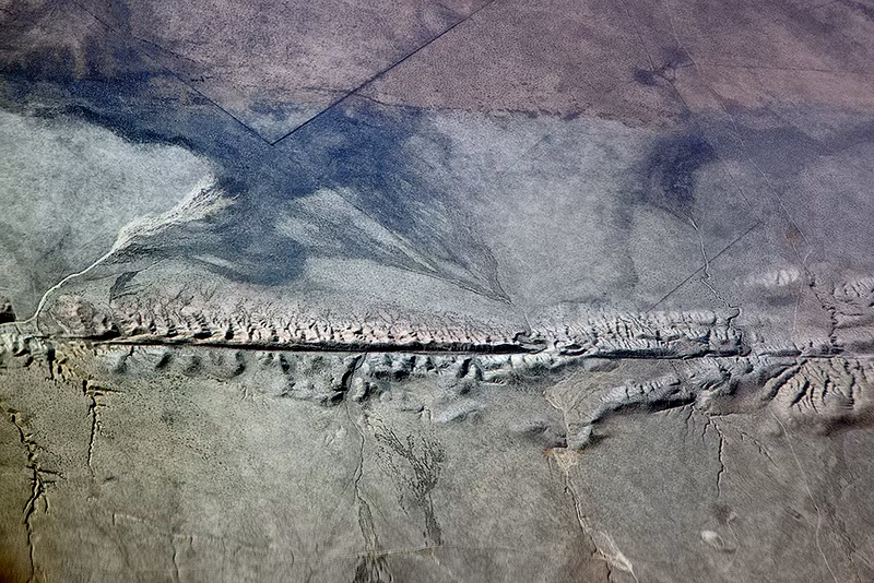 Đây là vết đứt gãy khổng lồ nhất con người biết tới, có chiều dài gần 1.300km.