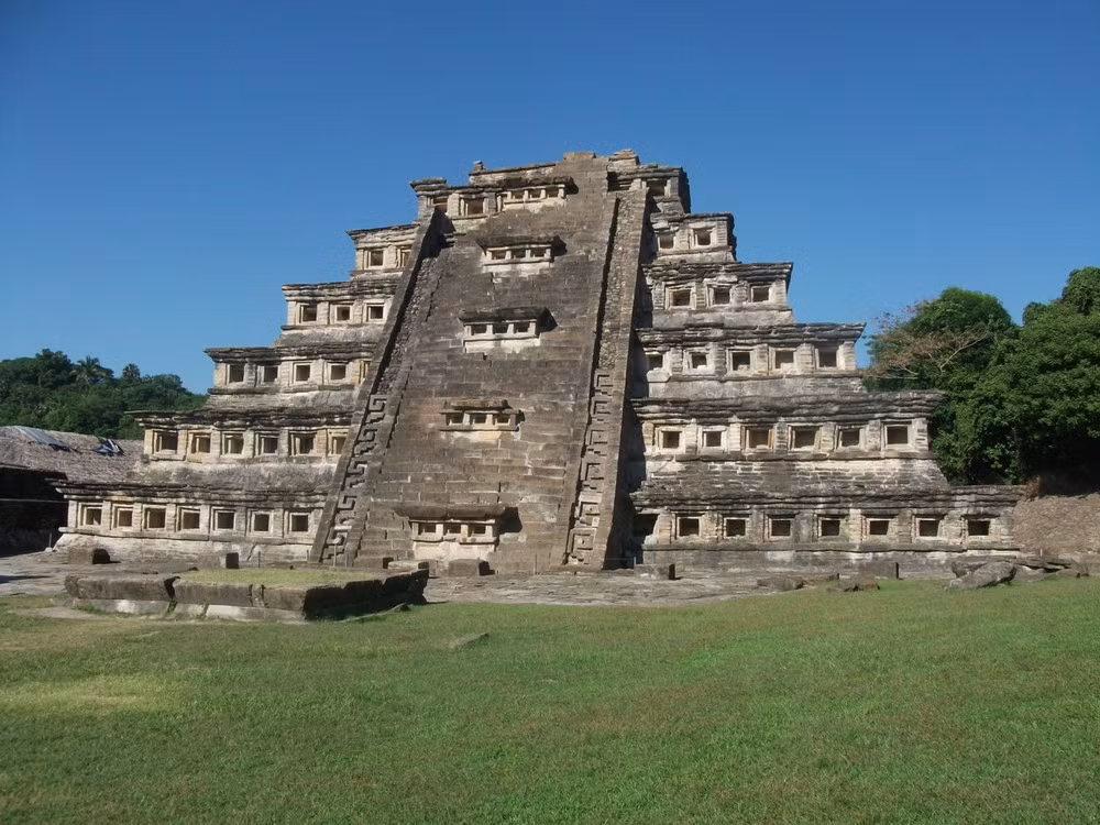Vào năm 1992, kim tự tháp Niches và thành phố cổ El Tajin đã được UNESCO công nhận là Di sản văn hóa thế giới.