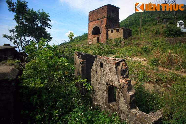 Năm 1876, trước khi người Pháp lập nền Bảo hộ thì cửa ải có 50 lính canh phòng. Năm 1885, sau khi ký Hòa ước Giáp Thân (1884), số lính chỉ còn khoảng 5 người. Sang đầu thế kỷ 20, khi toàn bộ Việt Nam trở thành thuộc địa của Pháp, cửa ải đã bị bỏ hoang.