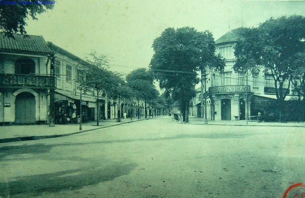 Giao lộ Catinat và Quai de Belgique (Đồng Khởi - Tôn Đức Thắng ngày nay).