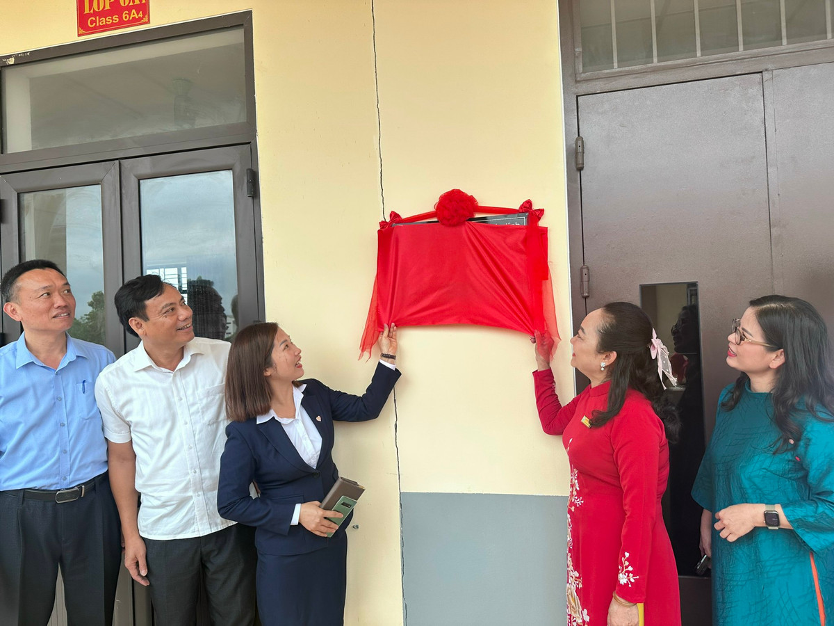 Quỹ Minh Đức đồng hành, hỗ trợ công tác hiện đại hóa trang thiết bị giáo dục Quy Minh Duc dong hanh, ho tro cong tac hien dai hoa trang thiet bi giao duc