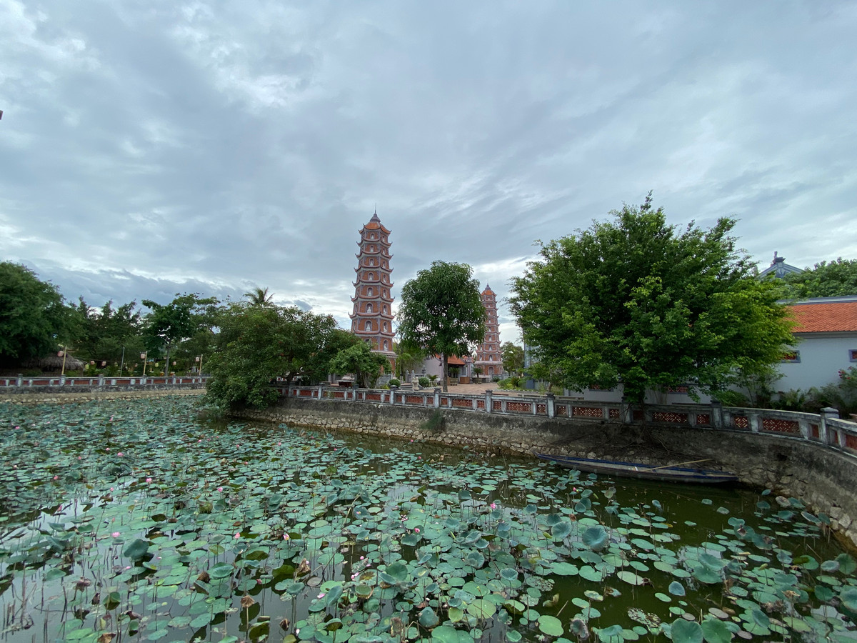 Với cảnh quan đẹp, thanh tịnh, năm 2014, ngôi chùa được phục dựng, tôn tạo theo hướng chùa Việt truyền thống, gồm: tam quan ngoại, tam quan nội, tháp phật, tam bảo chùa tả hữu hành lang, nhà thờ tổ, am hoá vàng và chính thức khánh hạ vào năm 2016.