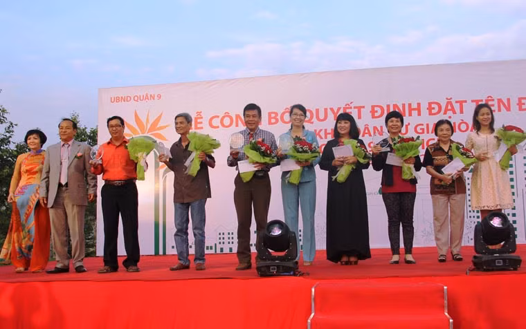 Huu Chau roi lẹ du le dat ten duong NSUT Thanh Nga-Hinh-9