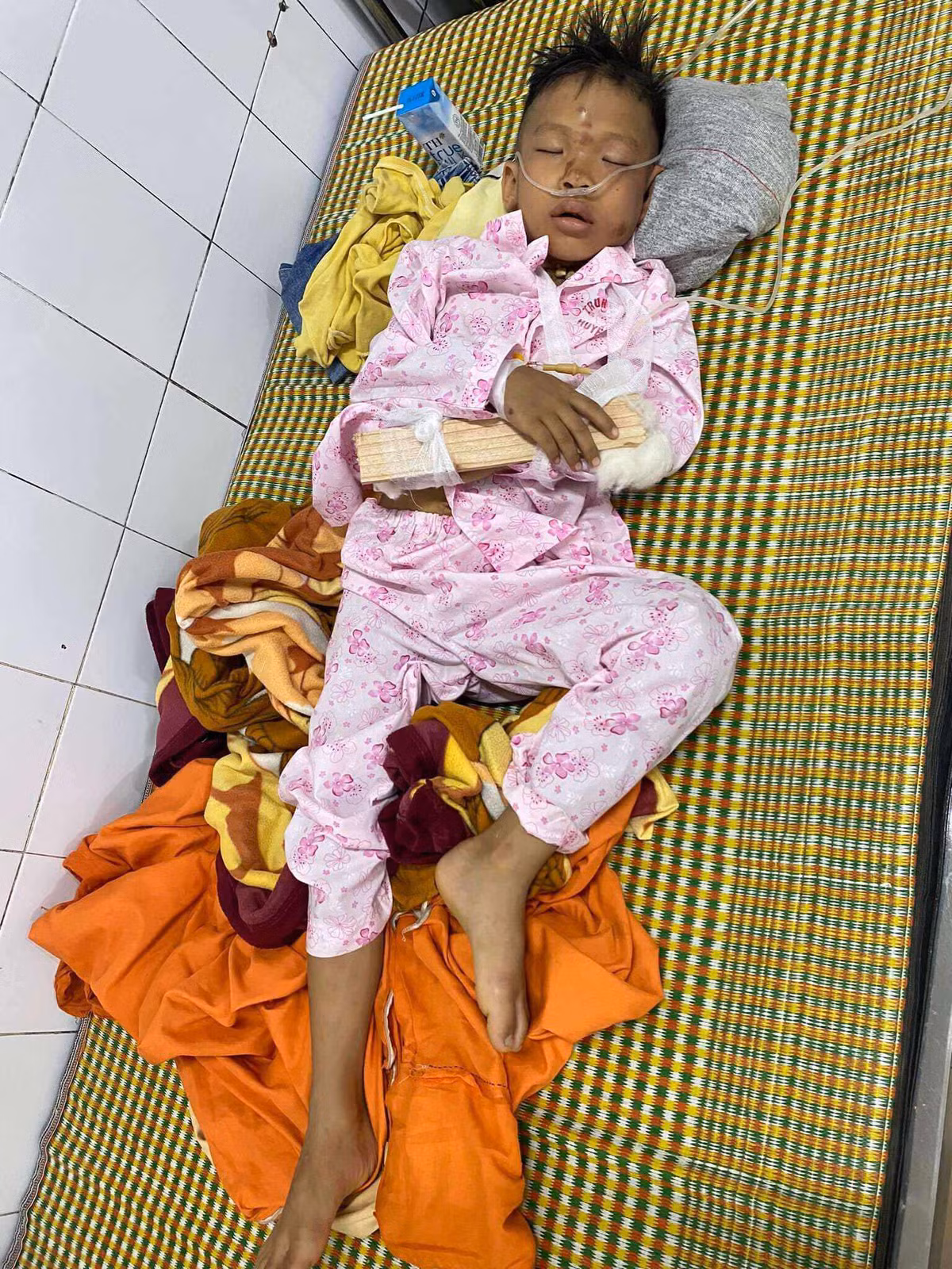 Hoa Binh: Sat lo dat o Kim Boi, 2 nguoi chet