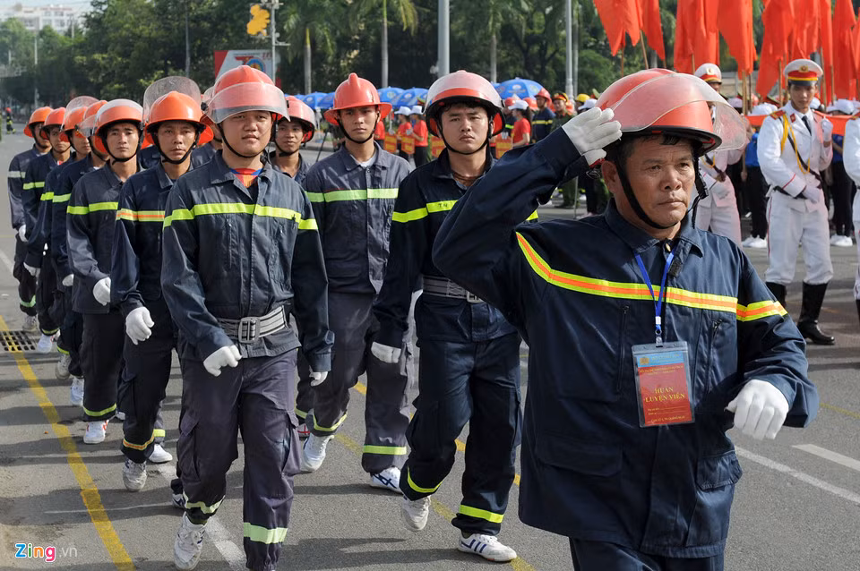 Sáng 23/8, Bộ Công an phối hợp với UBND tỉnh Quảng Ngãi tổ chức Hội thi nghiệp vụ cứu nạn, cứu hộ lần thứ 1, cụm thi số 5 với hàng trăm cảnh sát miền Trung tham gia.