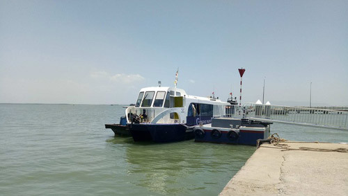 Đến chiều nay 9/4, tàu cao tốc C3 vẫn đang neo đậu tại bến Tắc Suất, huyện Cần Giờ để cơ quan chức năng tiếp tục khám nghiệm, làm rõ nguyên nhân sự cố.