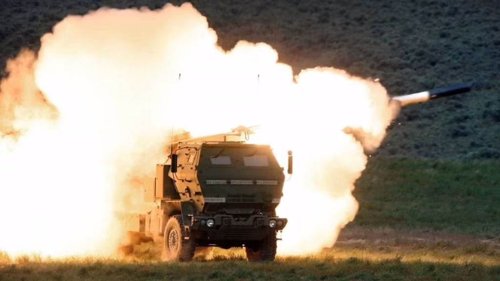 HIMARS có thể tiến hành các đợt bắn phá, áp chế và phản công lớn hoặc thực hiện nhiệm vụ pháo binh ở phạm vi gần 70 km.