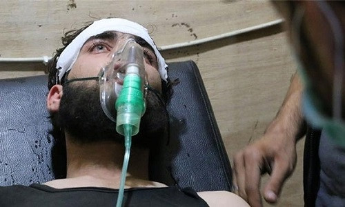 Phiến quân IS sử dụng khí độc tấn công lực lượng chính phủ Syria tại Raqqa. Ảnh Fars News.