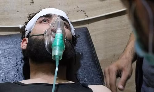 Phiến quân IS sử dụng khí độc tấn công lực lượng chính phủ Syria tại Raqqa. Ảnh Fars News.