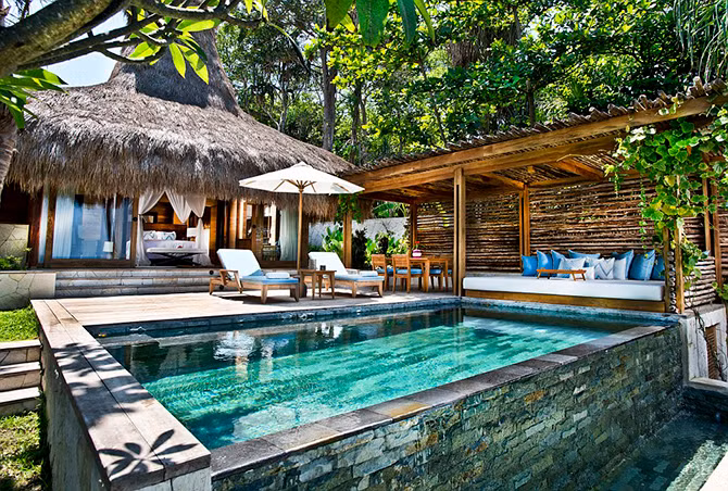 Nihiwatu được thành lập lần đầu tiên vào năm 1988. Khi đó, đây là một tòa nhà gồm 10 phòng. Sau đó, nơi đây được nâng cấp, phát triển và được bán cho doanh nhân người Mỹ Chris Burch năm 2012. Ảnh: Bể bơi Marangga.