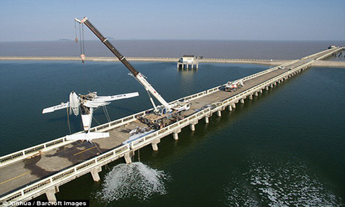 Hiện trường vụ tai nạn nhìn từ trên cao.