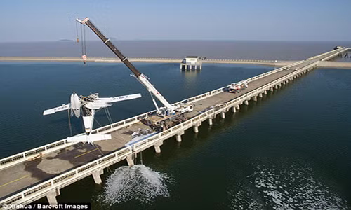 Hiện trường vụ tai nạn nhìn từ trên cao.