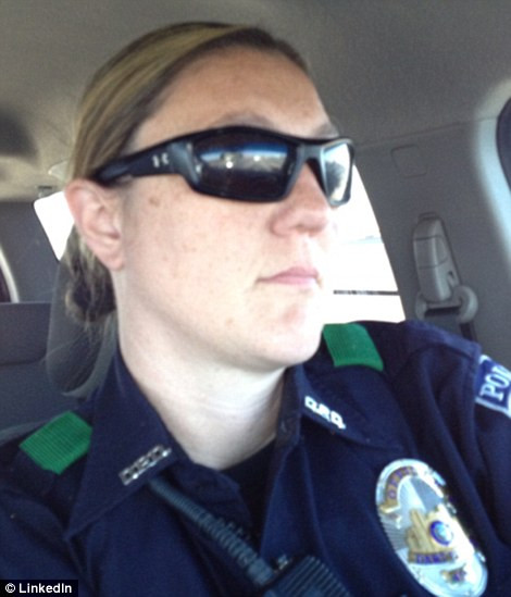 Một cảnh sát bị thương được xác định là Misty McBride. Cô bị thương ở vai nhưng may mắn sống sót.