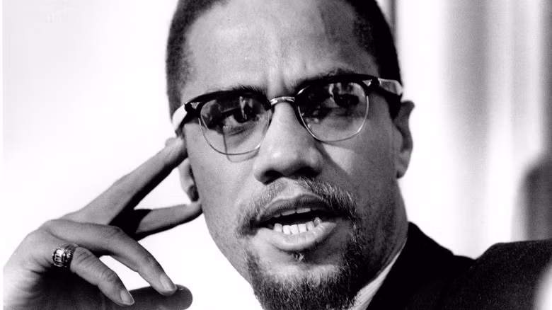 Nhạc sĩ Malcolm X đã bị 3 người Hồi giáo da đen giết hại vào năm 1965 tại thành phố New York (Mỹ). Malcolm vốn rất được cộng đồng người Mỹ gốc Phi ở New York và khắp nước Mỹ ngưỡng mộ.
