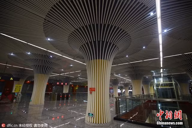 Một người dân khác lo ngại chi phí thuê cửa hàng gần ga tàu điện ngầm "lộng lẫy" này sẽ gia tăng.