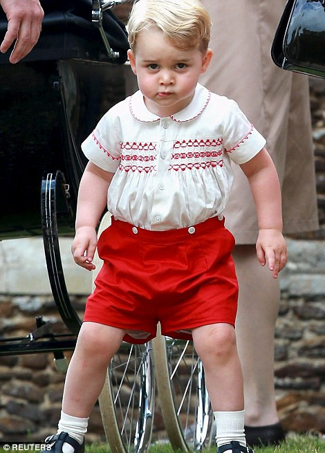 Hoàng tử George tại nhà thờ St Mary Magdalene nơi diễn ra lễ rửa tội của Công chúa Charlotte, em gái Hoàng tử nhí, hồi tháng 7/2015.