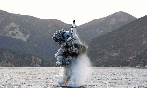 Trieu Tien phong 3 ten lua mo phong tan cong hat nhan