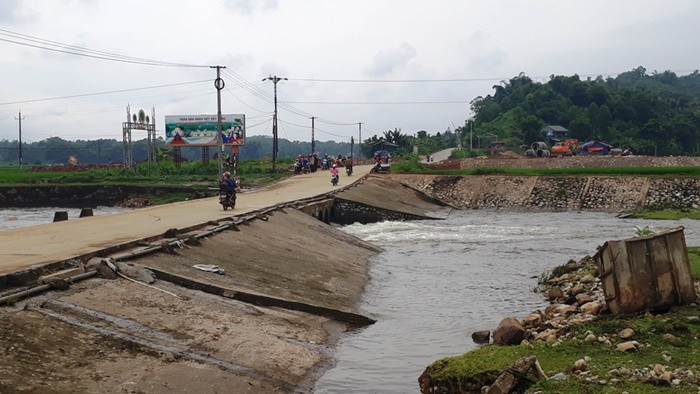 Lao Cai: Mot nguoi bi lu cuon troi do mua lu