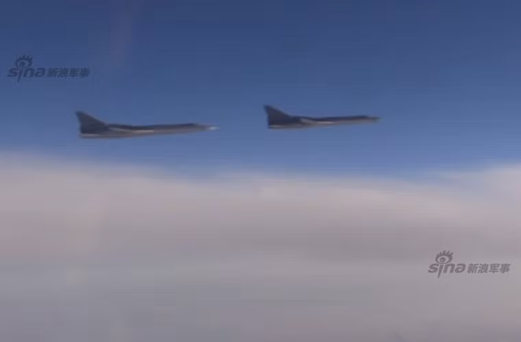 Biên đội Tu-22M3 trên không phận Syria.