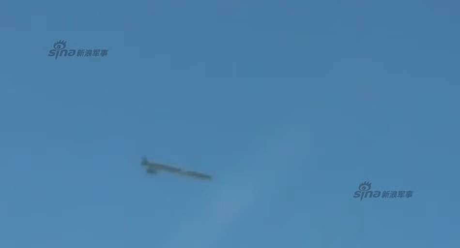 Tên lửa Kh-555 đạt tầm bắn 2.000-3.500km, đầu đạn thuốc nổ nặng 200kg.