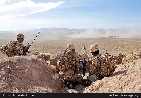 Khẩu đội súng cối liên tục tấn công mục tiêu.