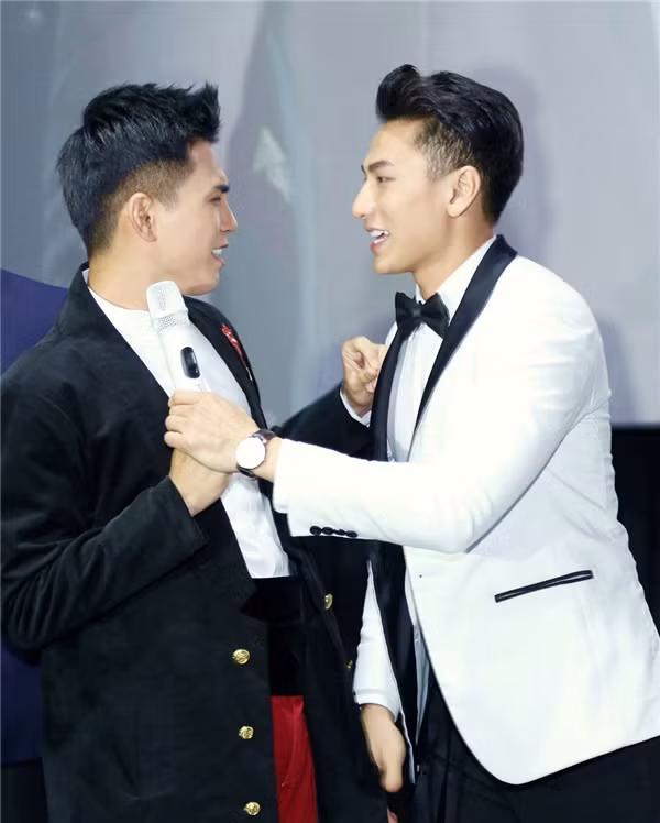 Isaac cuong hon Will truoc loi thach thuc cua fan-Hinh-2