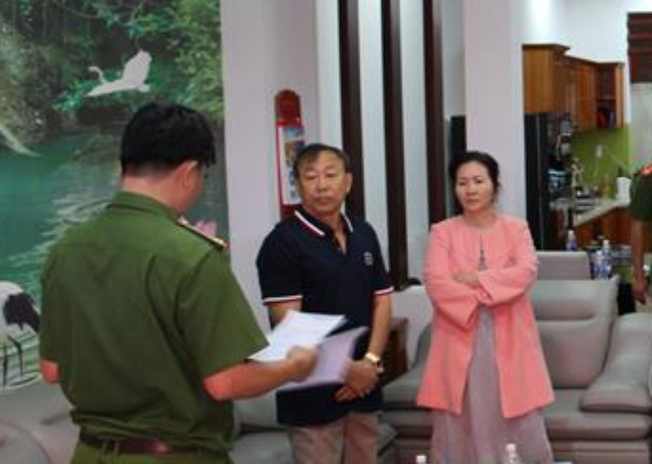 Ngày 5/3, Công an tỉnh Đồng Nai khởi tố bị can, bắt tạm giam Ngô Văn Thụy (57 tuổi), cán bộ Cục Điều tra chống buôn lậu, Tổng cục Hải quan, để điều tra về tội nhận hối lộ của một số bị can bị bắt trong đường dây buôn lậu, sản xuất xăng giả.